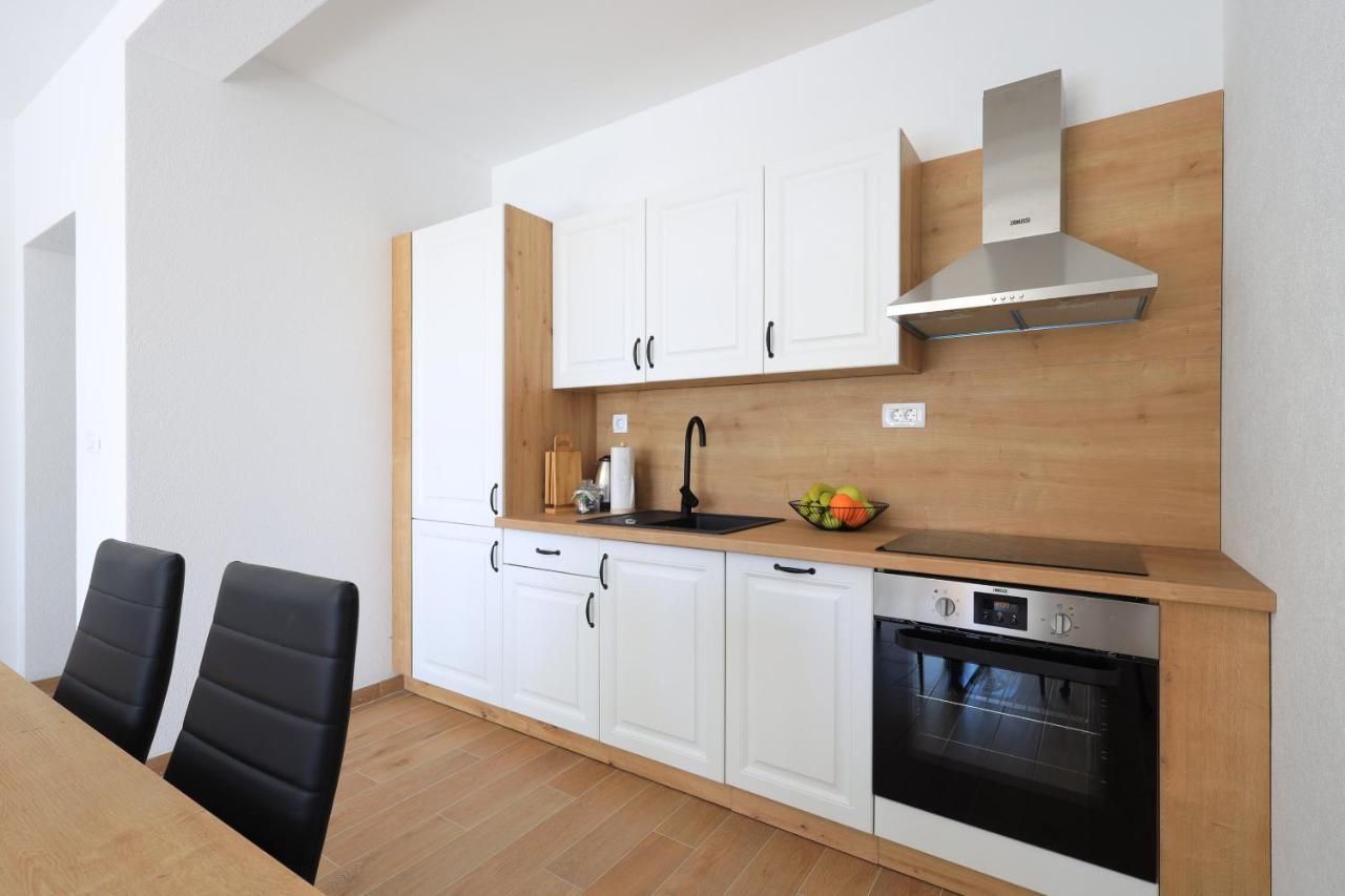 Bonaca Apartments With Terrace And Private Parking Kaštela Exterior foto