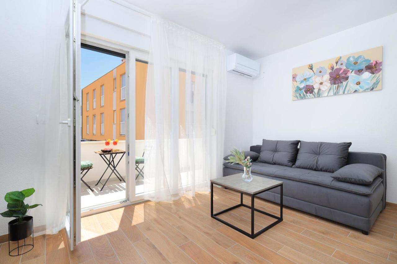 Bonaca Apartments With Terrace And Private Parking Kaštela Exterior foto