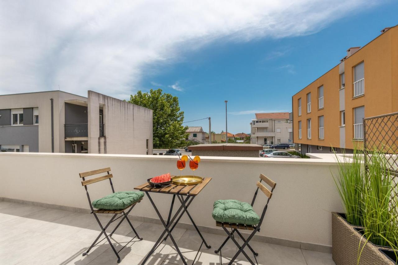Bonaca Apartments With Terrace And Private Parking Kaštela Exterior foto